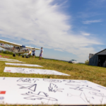 Cea mai mare planșă cu avioane colorate de copii, din România